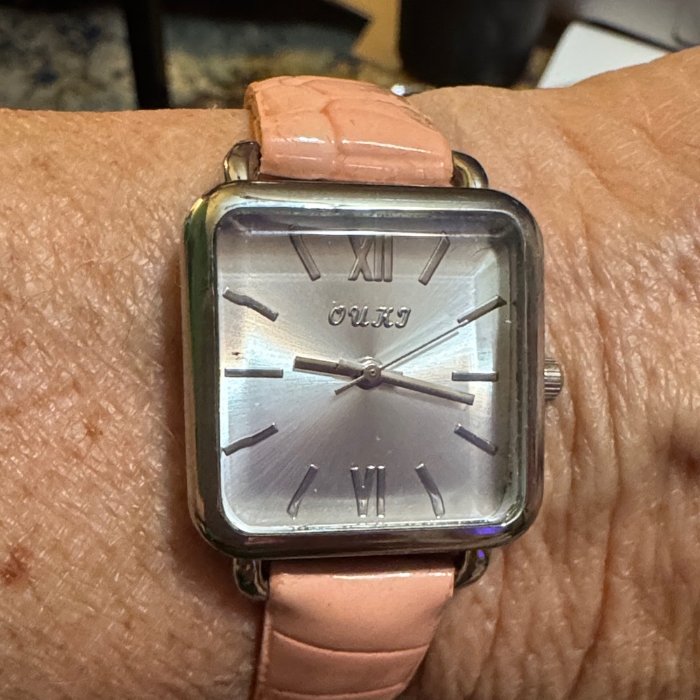 OUAI Silver Watch Dial with Roman Numerals